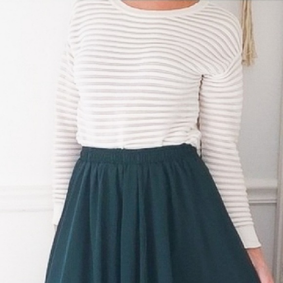 Vince Camuto Sweaters - Vince Camuto White Striped Sweater Size M